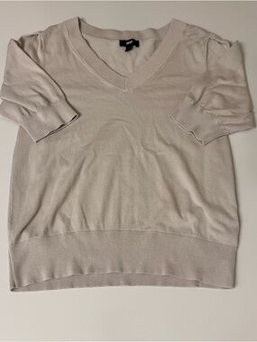 Dkny Light Cream V-Neck Short Sleeve Sweater Size M